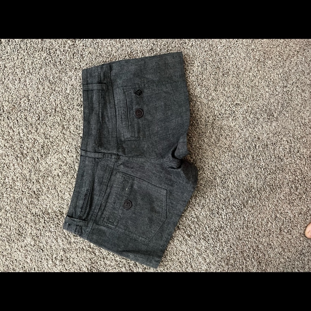 Volcom size 3 grey shorts